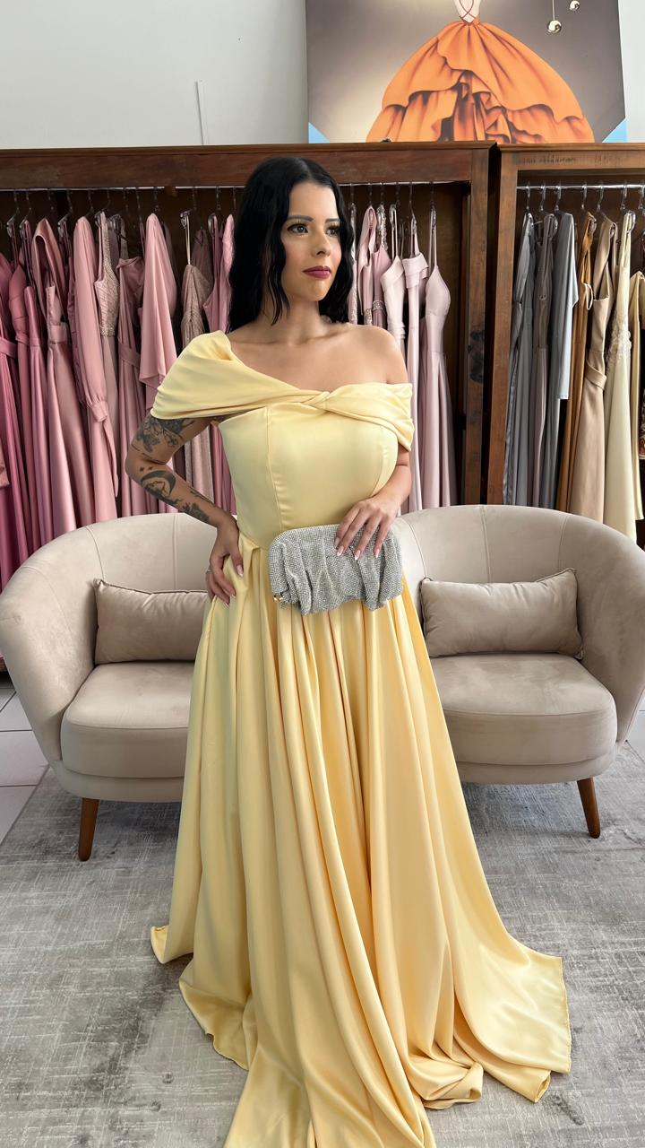 Vestido amarelo claro